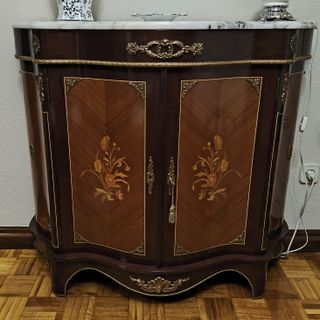 Mueble Luis XV marquetería floral