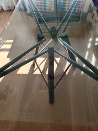 Mesa de diseño cristal y metal