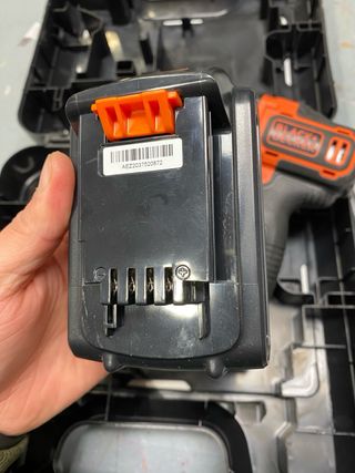 Berbequim Black+Decker 18V com mala