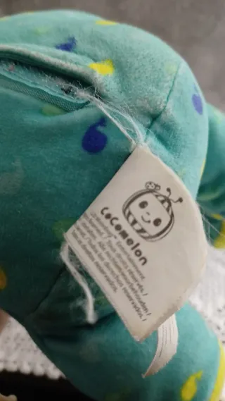 Bambola Cocomelon con orsetto