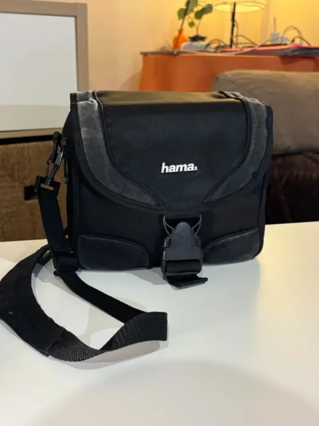 IMPECABLE Canon EOS 1000D