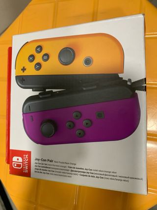 Mandos Nintendo Switch Morado y Naranja