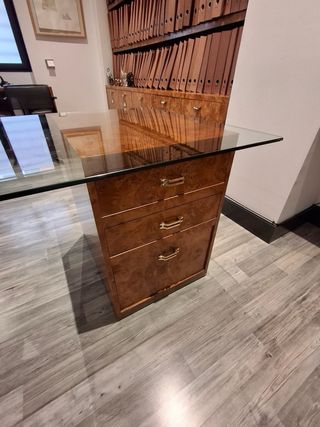 Conjunto de Mesas y libreria de oficina moderna