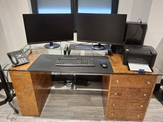 Conjunto de Mesas y libreria de oficina moderna