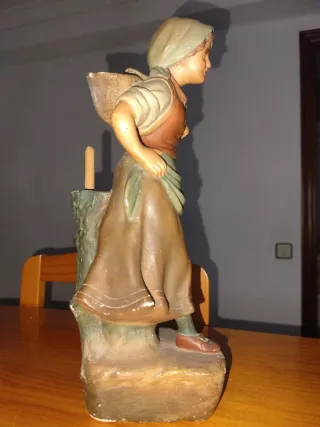 Figura mujer campesina