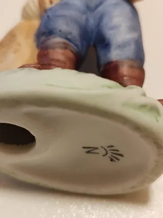 Statuina Capodimonte biscuit anni 60 h. 13