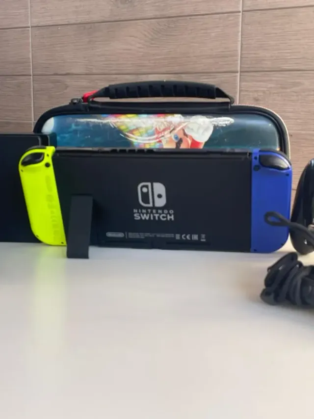 COMO NUEVO Nintendo switch con accesorios
