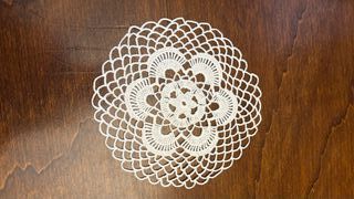 centrino tondo all'uncinetto