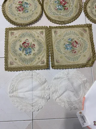 Lotto 16 ricami centrotavola vintage