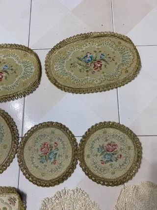 Lotto 16 ricami centrotavola vintage