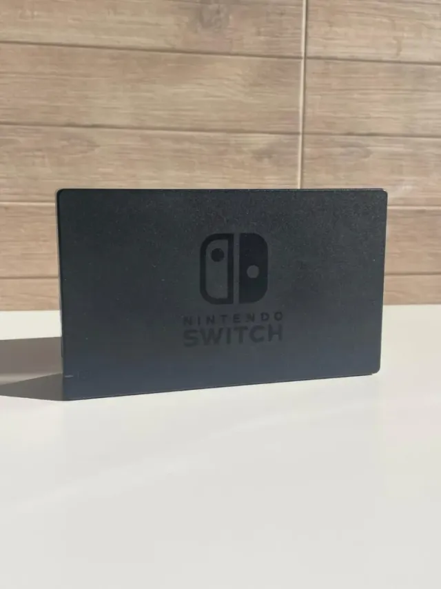 COMO NUEVA Nintendo Switch con accesorios