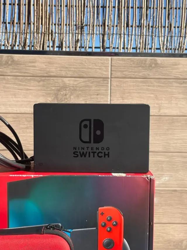 COMO NUEVA Nintendo Switch con accesorios