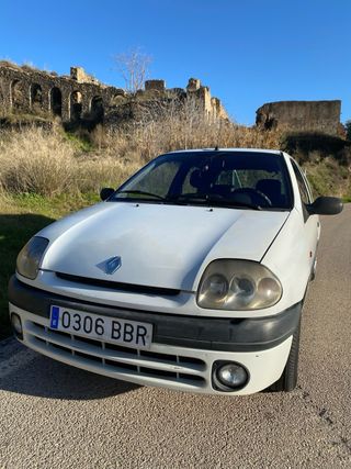 Renault Clio 2000