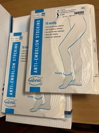 Ciabatte Ecosanit e calze post-operatorie