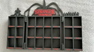 Expositor Stranger Things Kinder Joy