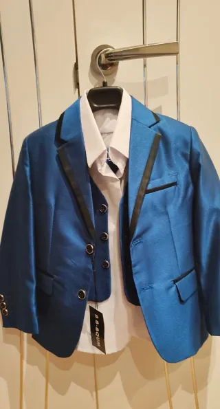 Traje de niño azul (4-5 años)