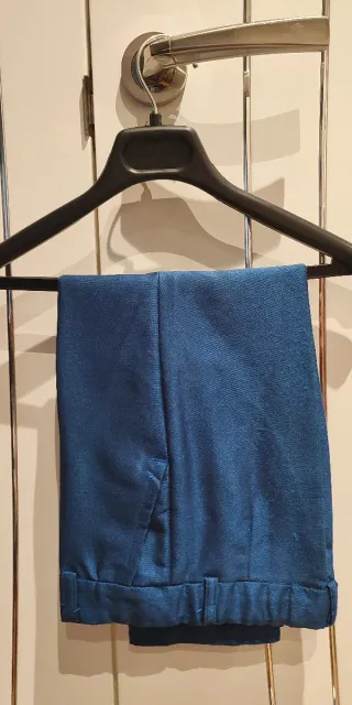 Traje de niño azul (4-5 años)