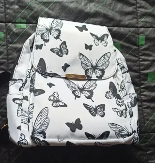 Mochila con estampado de mariposas