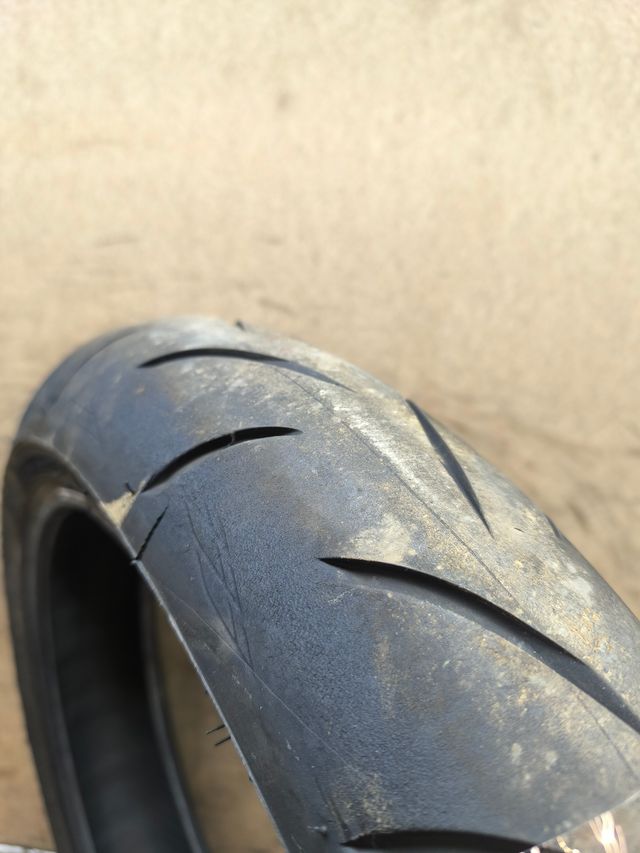 BRIDGESTONE BATTLAX 120/70/17 58W DOT3124 80%