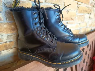 Botas negras forradas doctor Martens