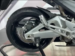 Se vende Suzuki GSR 600