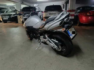 Se vende Suzuki GSR 600