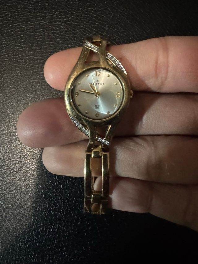 Reloj Certus Mujer Dorado Cuarzo 50m