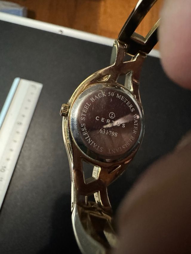 Reloj Certus Mujer Dorado Cuarzo 50m
