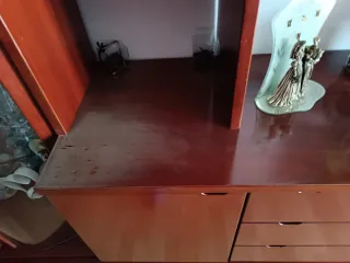 Mueble de salón madera y cristal