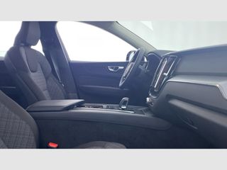 Volvo XC60 2.0 B4 D Core Auto 🇸🇪