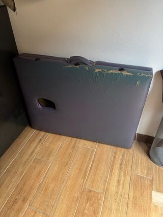 Camilla de masaje con refuerzo de madera