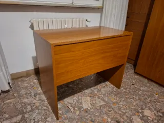 Scrivania in legno