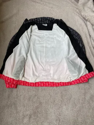 Chaqueta Lacoste Negra y Roja