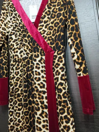Vestito fantasia leopardata con velluto