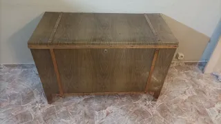 Baúl de madera forrado