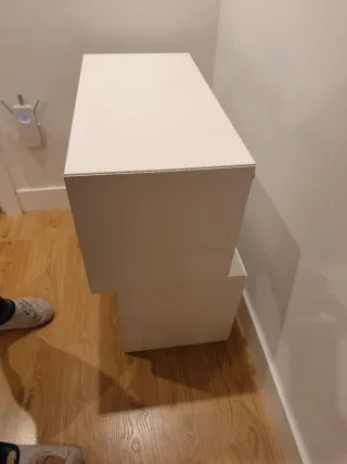 Cajonera blanca de madera