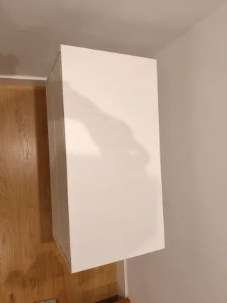 Cajonera blanca de madera
