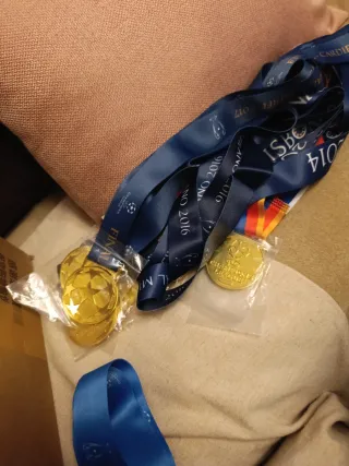 Lote 8 medallas Champions League