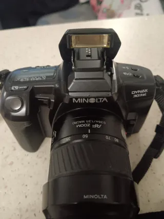 Cámara Minolta Dynax 303si Negra