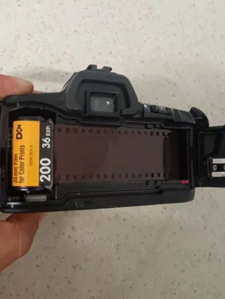 Cámara Minolta Dynax 303si Negra