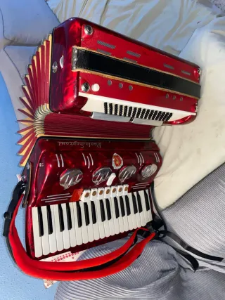 Acordeón Paolo Soprani 80 bajos