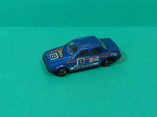 Coche a escala Gisima Ford Sierra