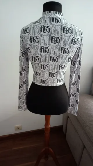 Top manga larga estampado