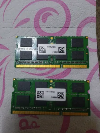 2x Crucial 4GB DDR3L-1600 SODIMM RAM