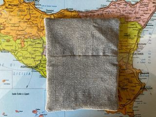 Portatabacco in velluto a coste