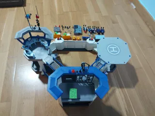 Comisaría Playmobil con figuras y accesorios