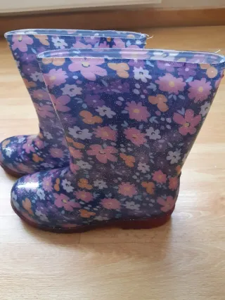 Botas de agua niña flores