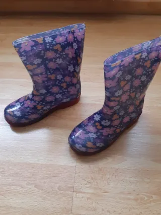 Botas de agua niña flores