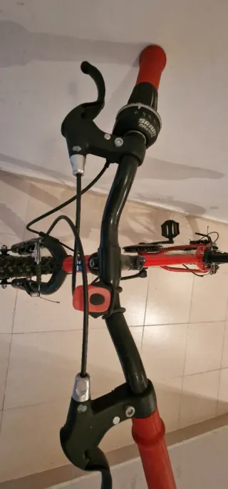 Bicicleta Infantil Roja B'TWIN