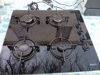 Encimera vitrocerámica Beko 4 fuegos gas